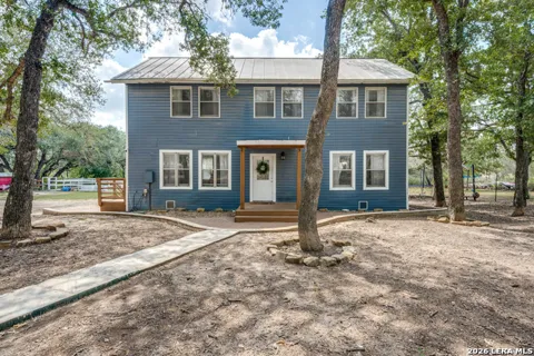 227 SHADY OAKS DR