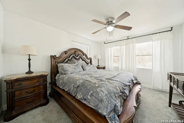 227 SHADY OAKS DR Floresville, TX 78114