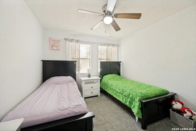227 SHADY OAKS DR Floresville, TX 78114