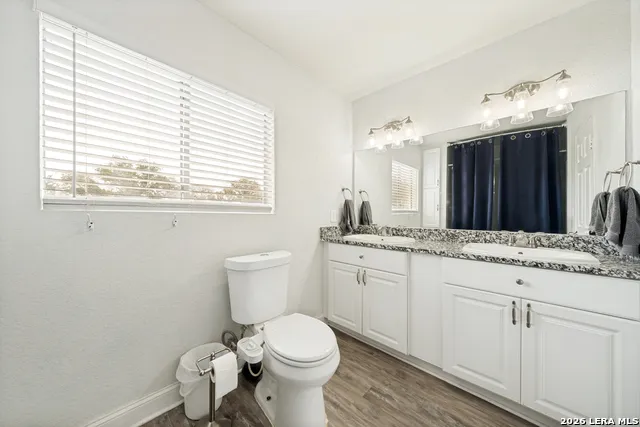 227 SHADY OAKS DR Floresville, TX 78114