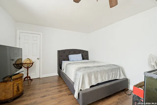 227 SHADY OAKS DR Floresville, TX 78114