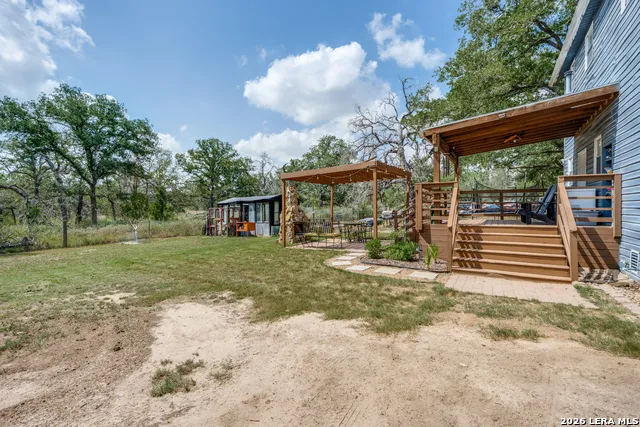 227 SHADY OAKS DR Floresville, TX 78114