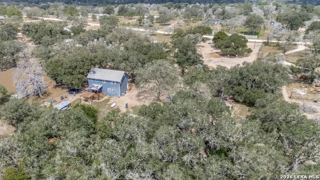 227 SHADY OAKS DR Floresville, TX 78114