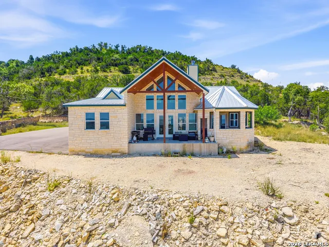 348 WHITE OAK DR Canyon Lake, TX 78133