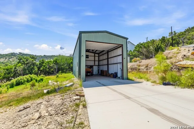348 WHITE OAK DR Canyon Lake, TX 78133
