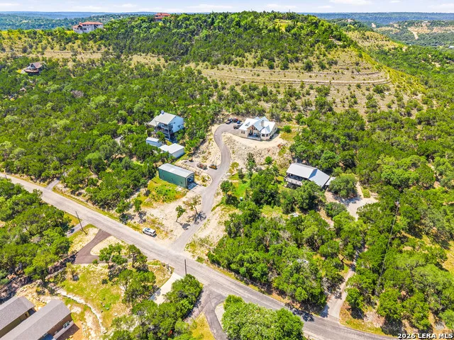 348 WHITE OAK DR Canyon Lake, TX 78133