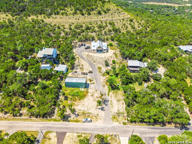 348 WHITE OAK DR Canyon Lake, TX 78133