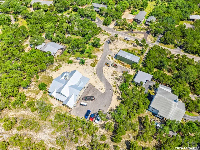348 WHITE OAK DR Canyon Lake, TX 78133