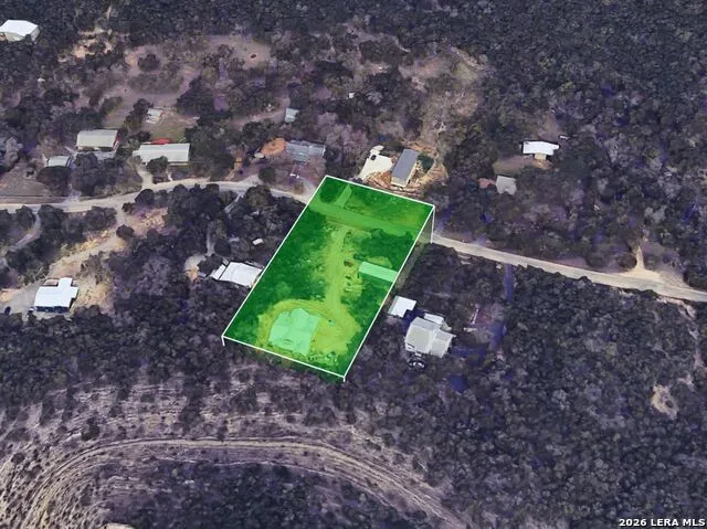 348 WHITE OAK DR Canyon Lake, TX 78133