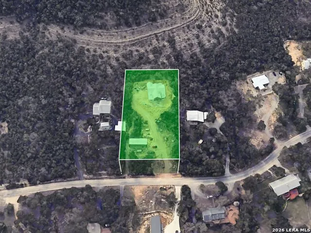 348 WHITE OAK DR Canyon Lake, TX 78133