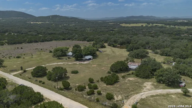 1628 COUNTY ROAD 357 Utopia, TX 78884