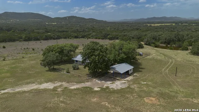 1628 COUNTY ROAD 357 Utopia, TX 78884