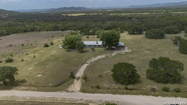 1628 COUNTY ROAD 357 Utopia, TX 78884