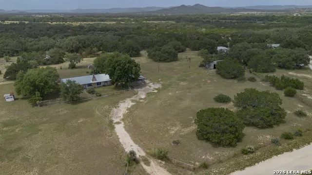 1628 COUNTY ROAD 357 Utopia, TX 78884