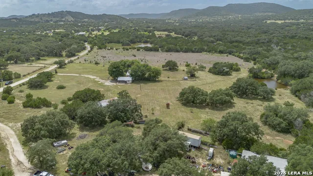 1628 COUNTY ROAD 357 Utopia, TX 78884