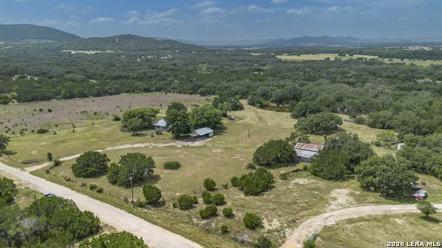 1628 COUNTY ROAD 357 Utopia, TX 78884