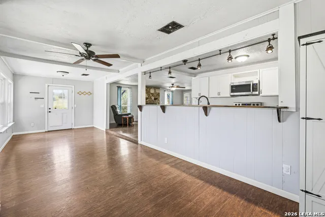 1628 COUNTY ROAD 357 Utopia, TX 78884
