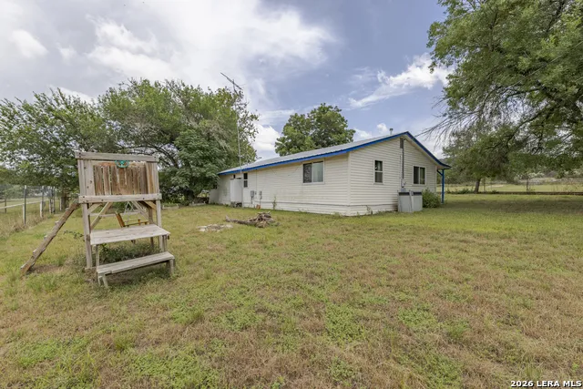 1628 COUNTY ROAD 357 Utopia, TX 78884