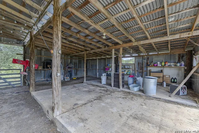 1628 COUNTY ROAD 357 Utopia, TX 78884