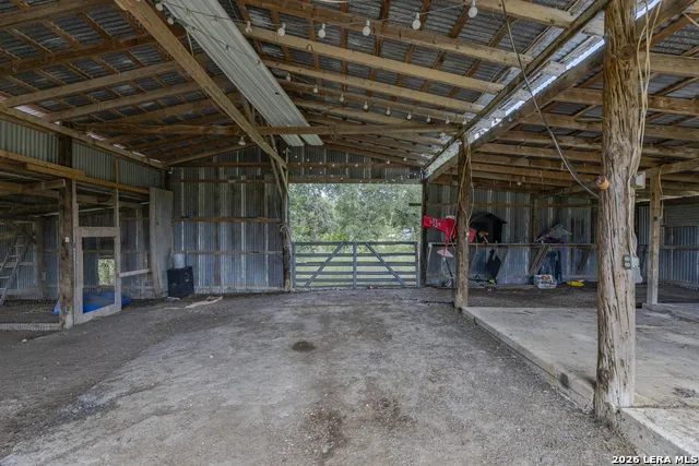 1628 COUNTY ROAD 357 Utopia, TX 78884