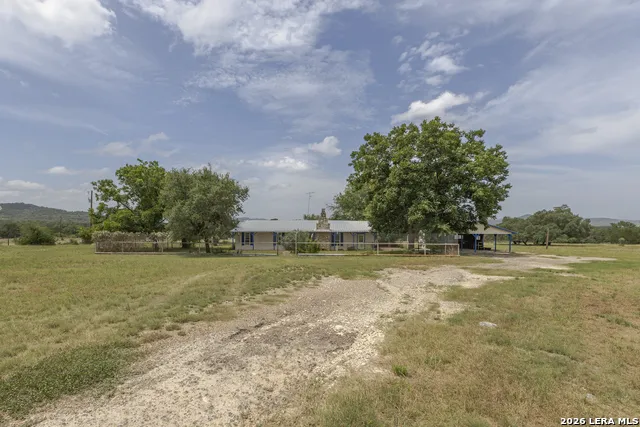 1628 COUNTY ROAD 357 Utopia, TX 78884