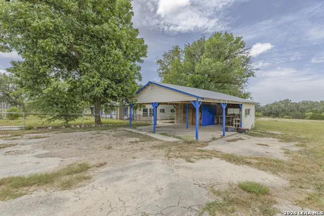 1628 COUNTY ROAD 357 Utopia, TX 78884