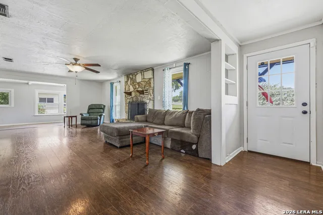 1628 COUNTY ROAD 357 Utopia, TX 78884