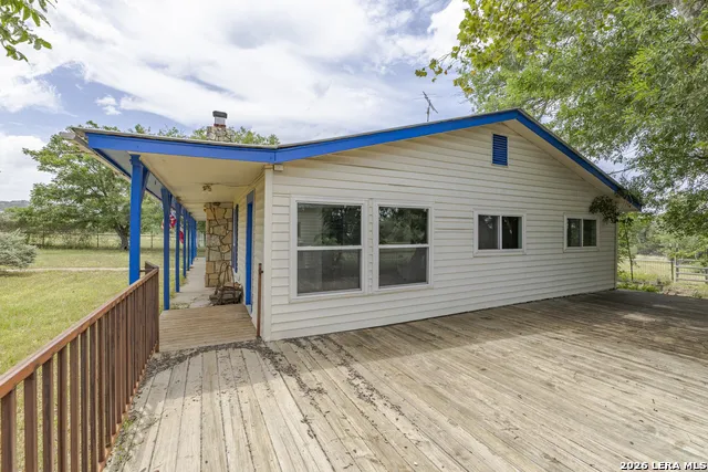 1628 COUNTY ROAD 357 Utopia, TX 78884