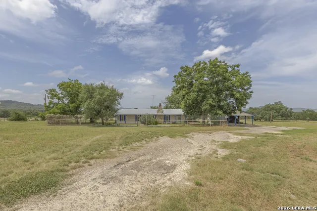1628 COUNTY ROAD 357 Utopia, TX 78884