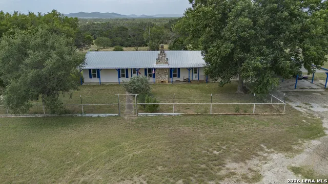 1628 COUNTY ROAD 357 Utopia, TX 78884