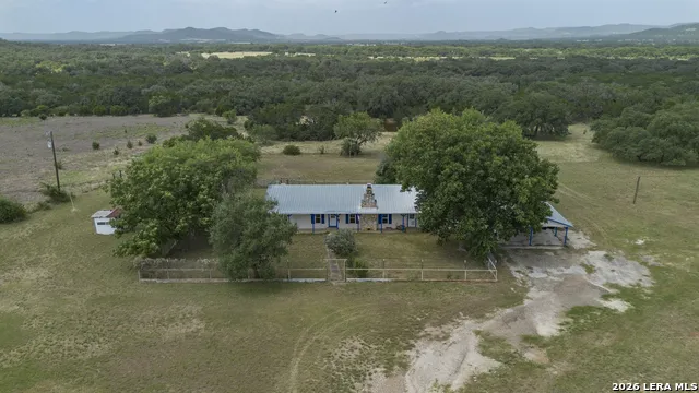 1628 COUNTY ROAD 357 Utopia, TX 78884