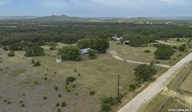 1628 COUNTY ROAD 357 Utopia, TX 78884