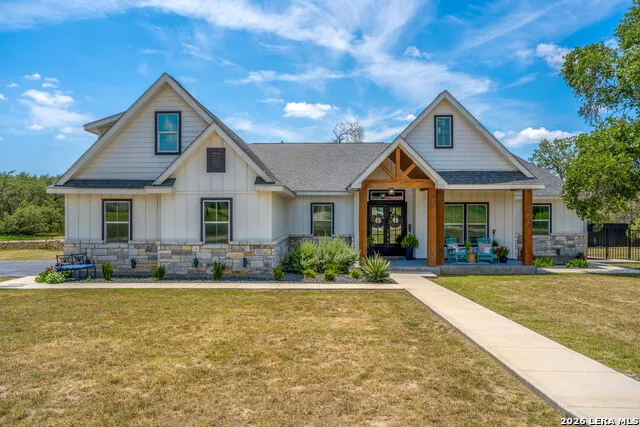 240 Eaglerock Poteet, TX 78065