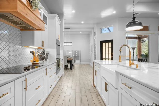 240 Eaglerock Poteet, TX 78065