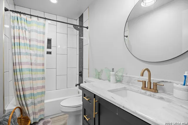 240 Eaglerock Poteet, TX 78065