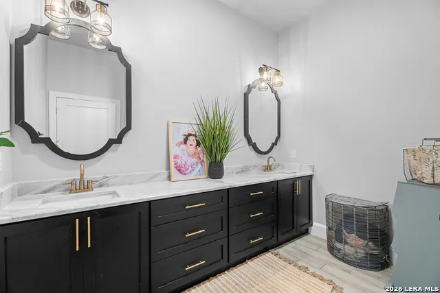 240 Eaglerock Poteet, TX 78065