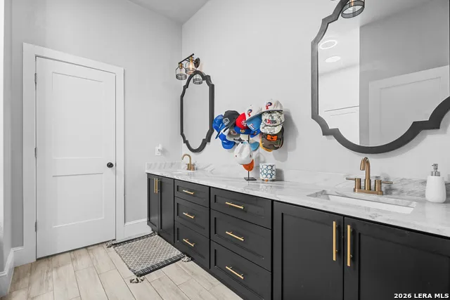 240 Eaglerock Poteet, TX 78065