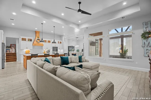 240 Eaglerock Poteet, TX 78065