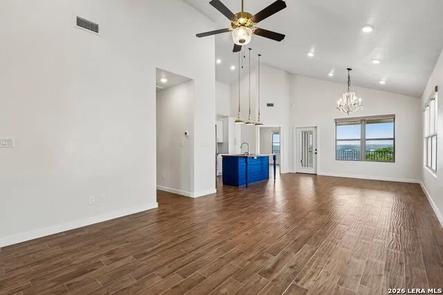 1025 Roanoke Kerrville, TX 78028
