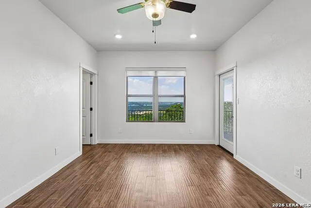 1025 Roanoke Kerrville, TX 78028