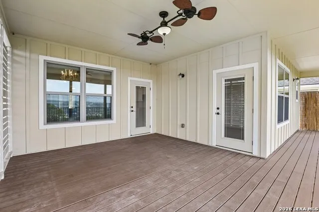1025 Roanoke Kerrville, TX 78028
