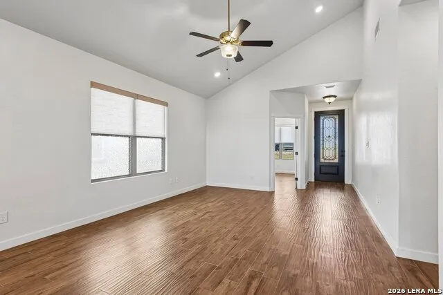 1025 Roanoke Kerrville, TX 78028