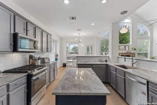 8918 Los Sonoma Rio Helotes, TX 78023