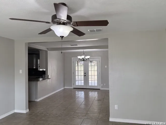 170 White Beeville, TX 78102