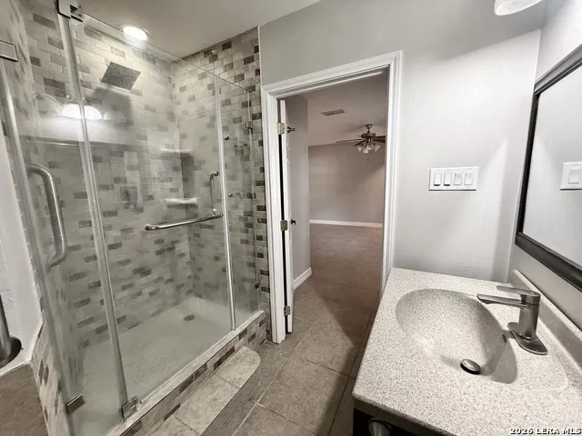 170 White Beeville, TX 78102