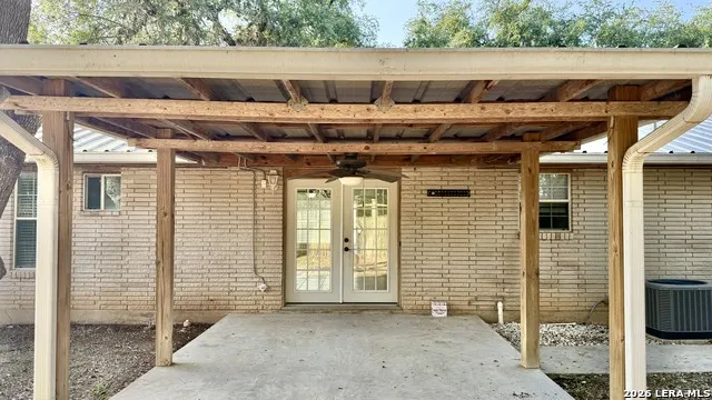 170 White Beeville, TX 78102