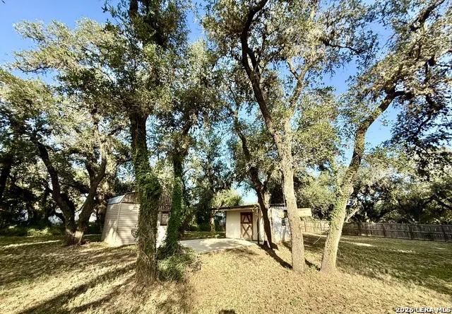 170 White Beeville, TX 78102