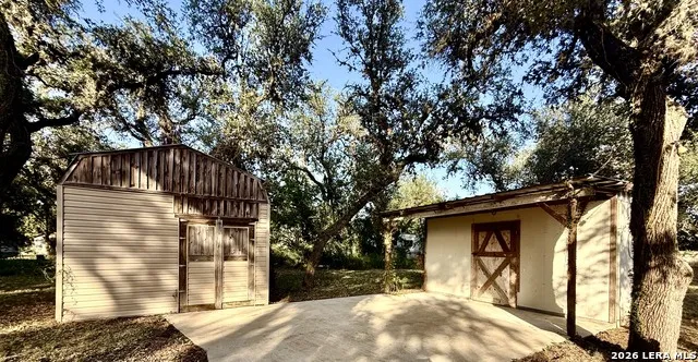 170 White Beeville, TX 78102