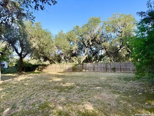170 White Beeville, TX 78102