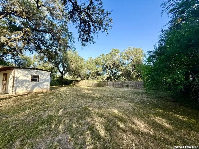 170 White Beeville, TX 78102